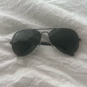 Ray Ban Black Aviator sunglasses
